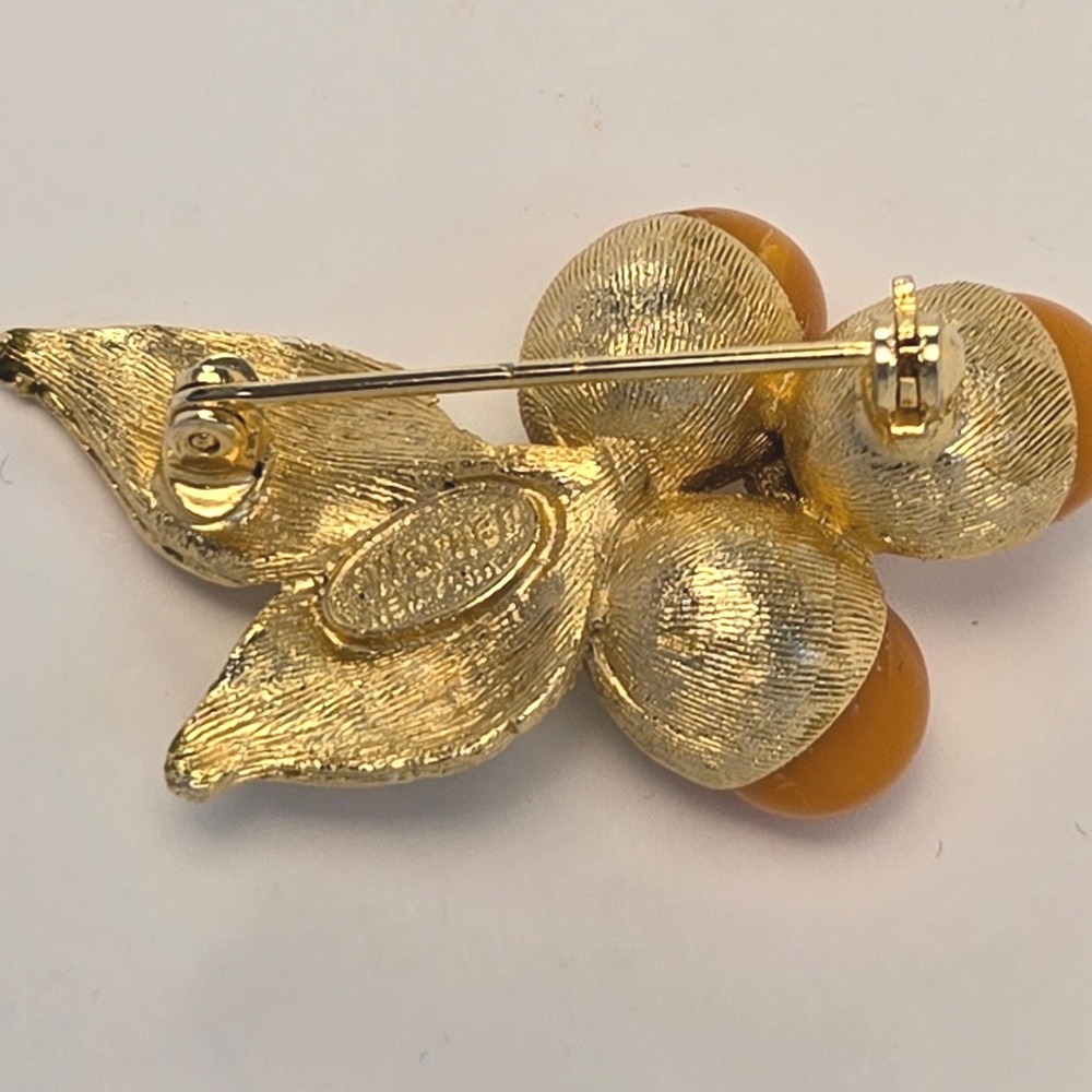 Brooch Gold Amber Excellent Vintage Acorn Berry Leaf Rhinestone - Picture 2 of 4